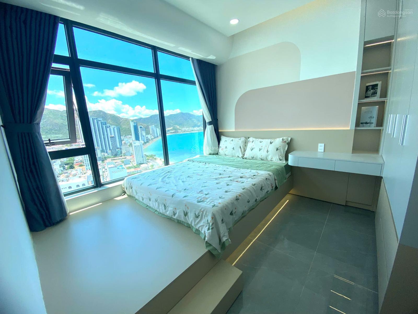 Hạ giá 200tr bán nhanh căn view biển phố lung linh 3426 tòa OC1A