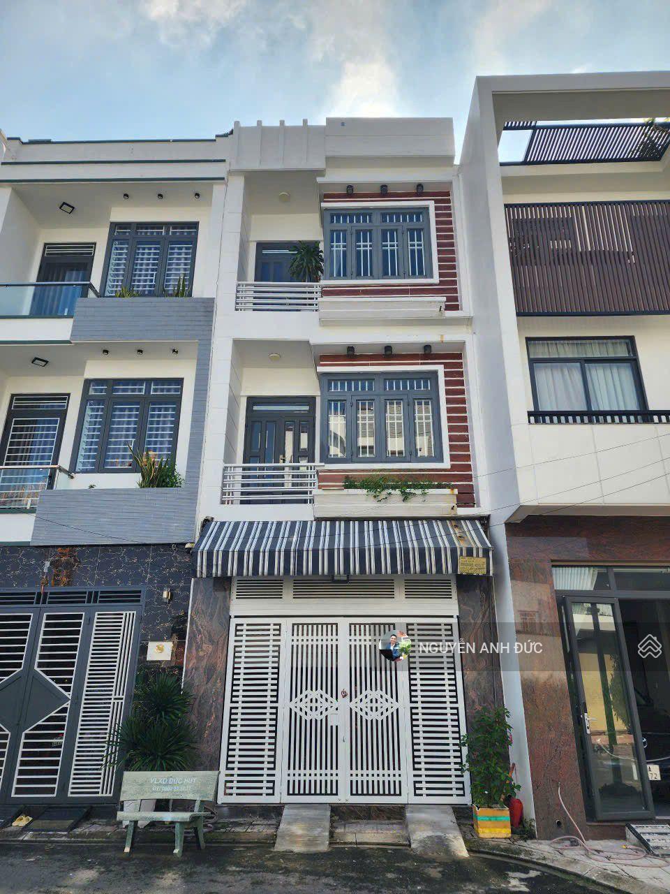 NHÀ ĐẸP MỚI CHỈ 4.99 TỈ NGAY VINCOM PLAZA DĨ AN. KHU VIP ĐỒNG BỘ. ĐƯỜNG 13M NHANH TAY SỞ HỮU