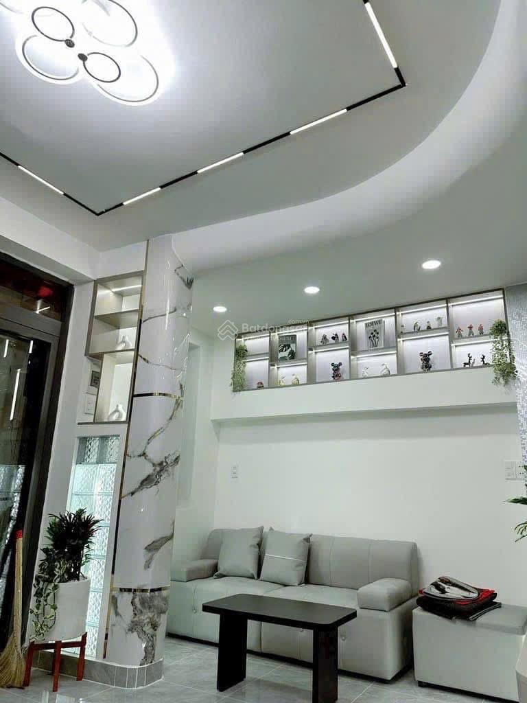 Bán nhà đường số 18 - 1 trệt 2 lầu. Giá 1,980 tỷ - DT:65m2. Ngay chợ Hiệp Bình Chánh