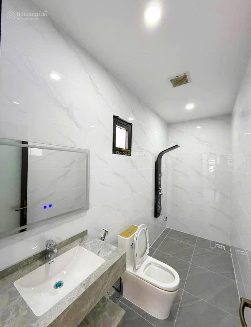 Bán nhà đường số 18 - 1 trệt 2 lầu. Giá 1,980 tỷ - DT:65m2. Ngay chợ Hiệp Bình Chánh