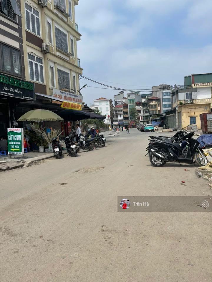Mặt Phố kinh doanh ngày đêm Vỉa Hè 6m Đối Diện Chợ Phùng Khoang Cạnh Đại Học hà Nội Dân Xây