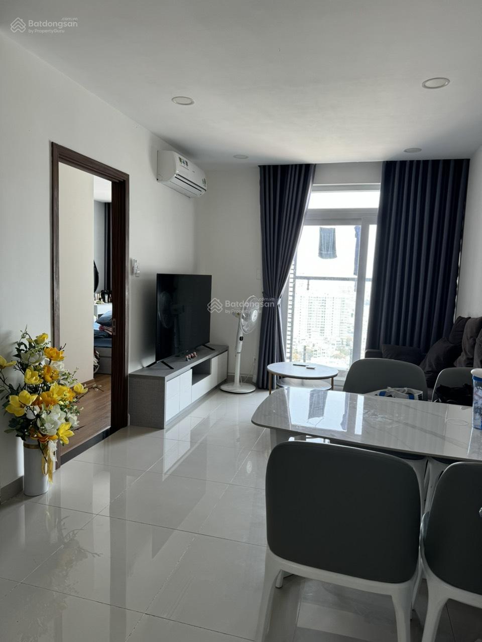 Cần tiền bán gấp CH 67m2 2PN 2WC giá 2,950 tỷ bao gồm các chi phí. Tầng đẹp view thoáng. 0907 174 ***