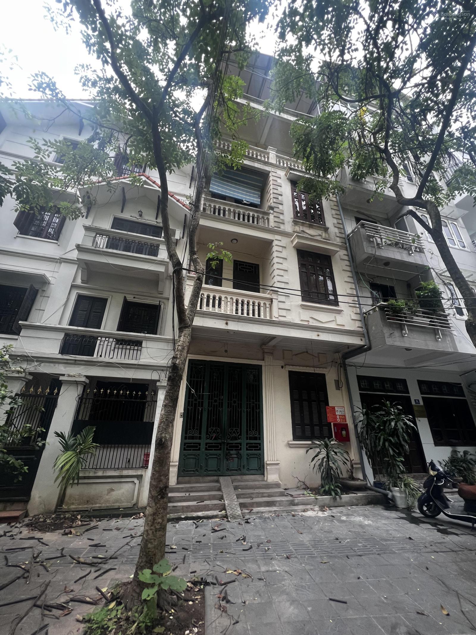 Cần bán nhà a5, A6 Đầm Trấu, dt 54,1m2, xây 5 tầng, Lh 0965 190 *** Cần bán nhà a5, A6 Đầm Trấu, dt 54,1m2, xây 5 tầng, Lh 0965 190 ***