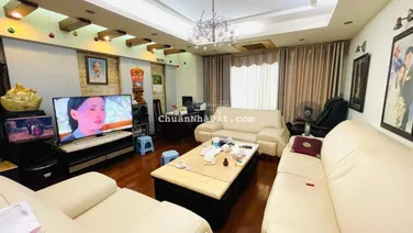 Chung cư mặt phố Láng Hạ - 200m2 - 4 ngủ - view triệu đô