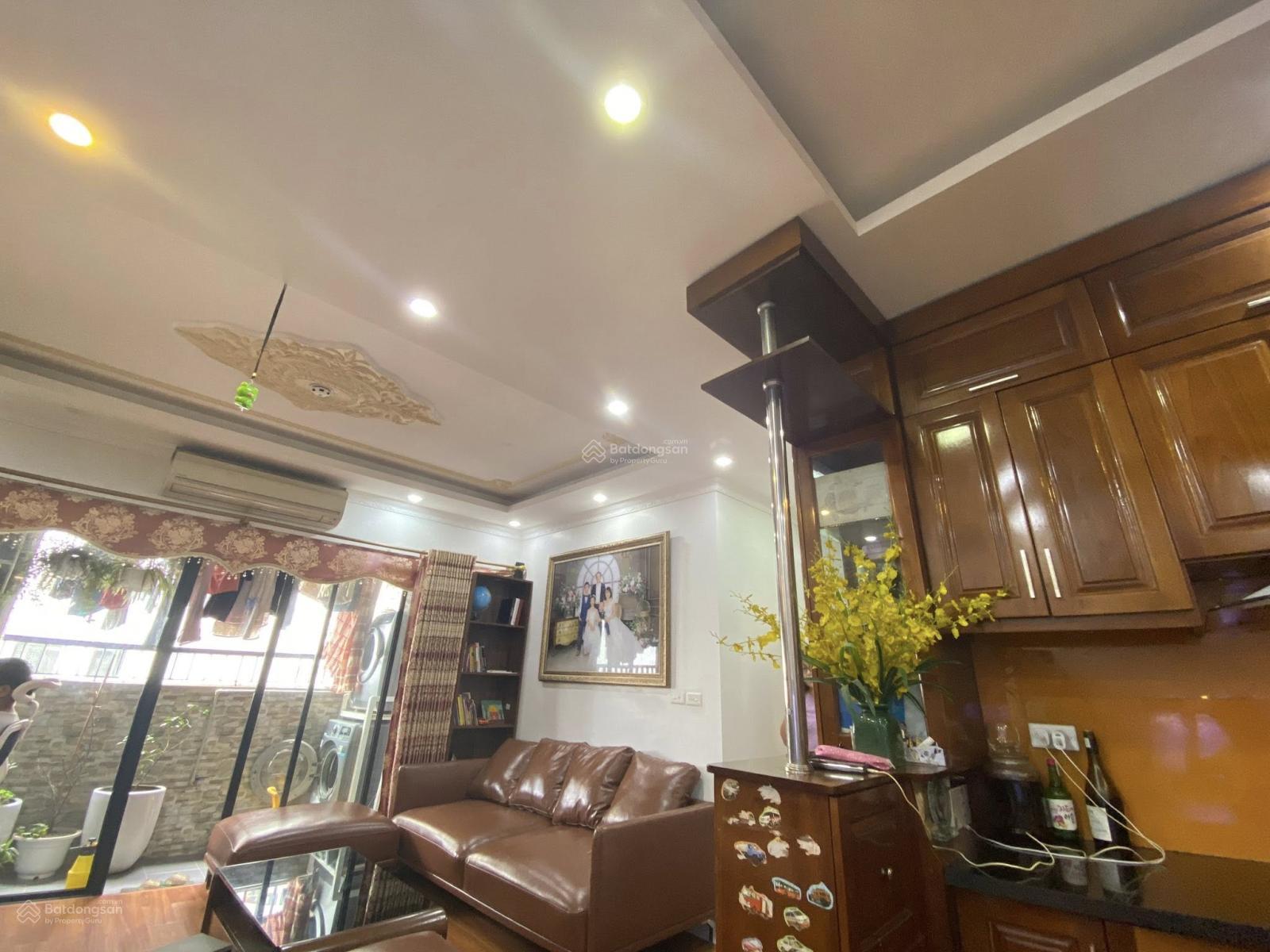 Bán căn hộ 3 ngủ 102m tòa Vinaconex 2 Kim Văn Kim Lũ giá chỉ 6.x tỷ(x nhỏ) - LH 0986 726 ***