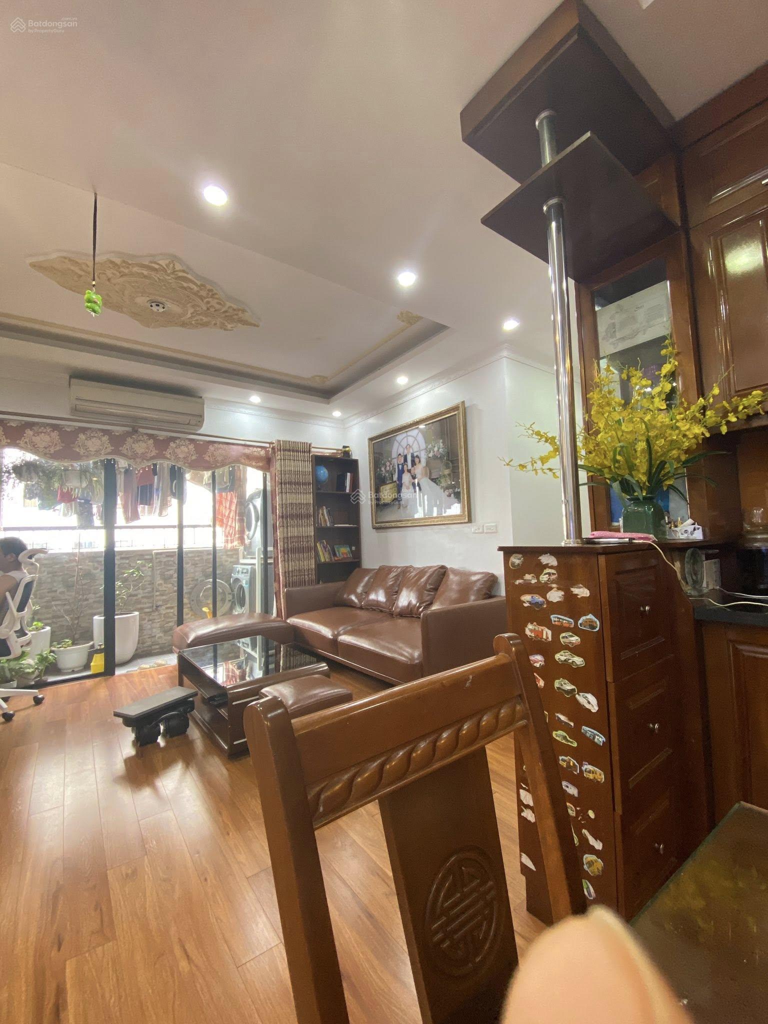 Bán căn hộ 3 ngủ 102m tòa Vinaconex 2 Kim Văn Kim Lũ giá chỉ 6.x tỷ(x nhỏ) - LH 0986 726 ***