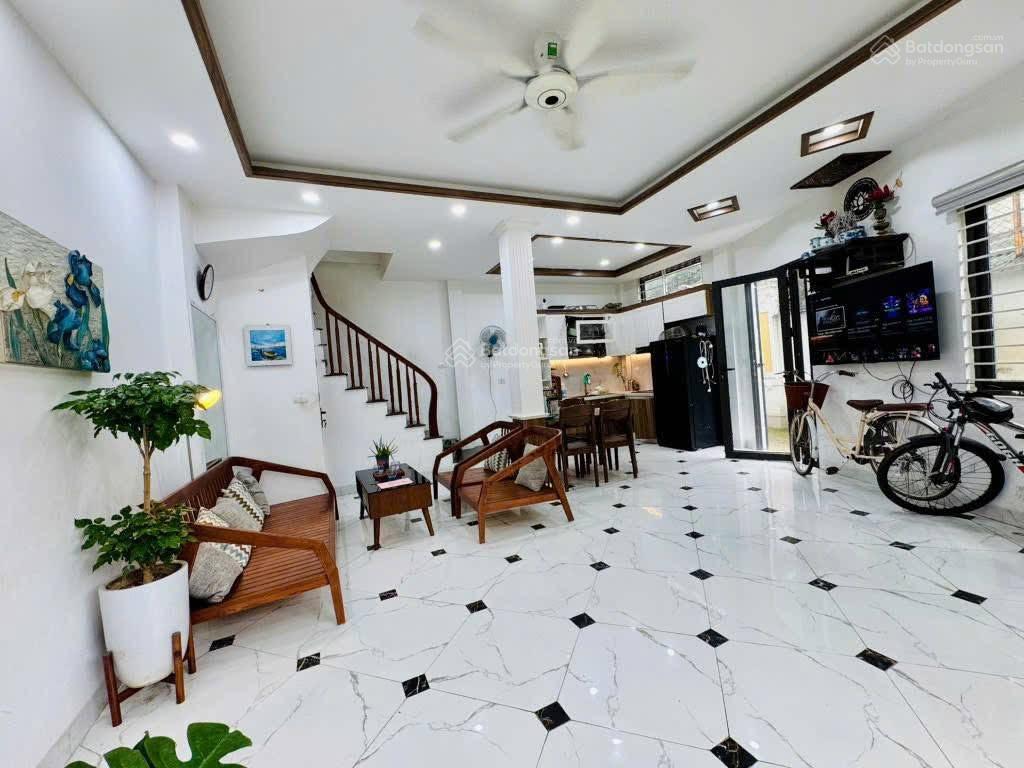 KINH DOANH VỈA HÈ PHỐ VĂN QUÁN, HÀ ĐÔNG. Dt 47m2, 5 tầng, nhỉnh 13 tỷ.