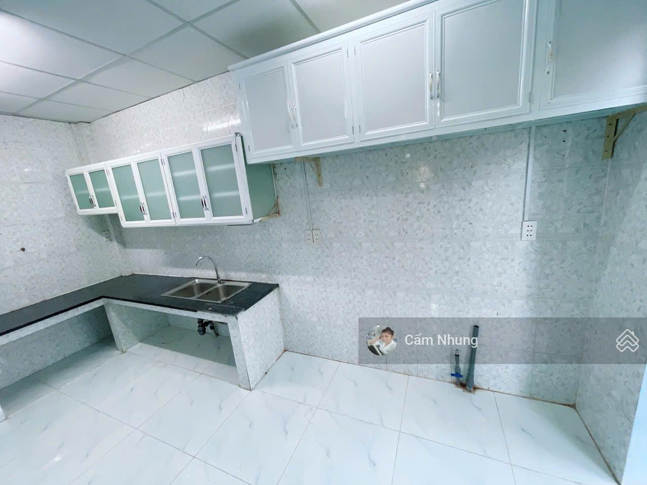 Bán nhà phố liền kề nhà trống, mặt tiền đường 8m nhựa - Hotline/zalo: 0908 002 *** gặp Nhung