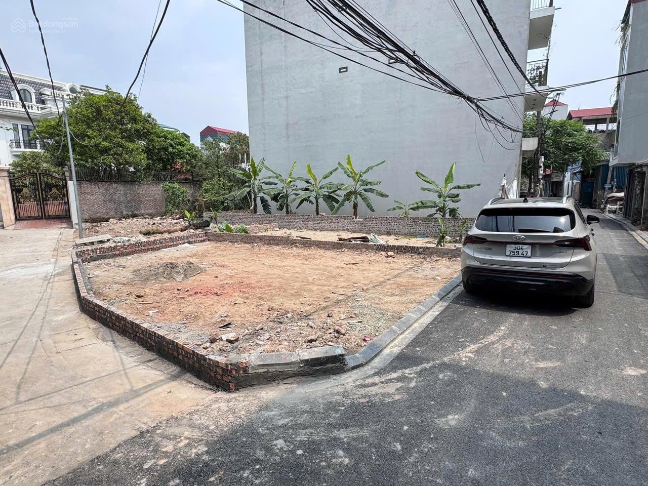 Chính chủ e mình bán 70m2 trục chính oto tránh giá 85tr/1m2 vị trí trung tâm xã Kim Chung ĐA - HN Chính chủ e mình bán 70m2 trục chính oto tránh giá 85tr/1m2 vị trí trung tâm xã Kim Chung ĐA - HN