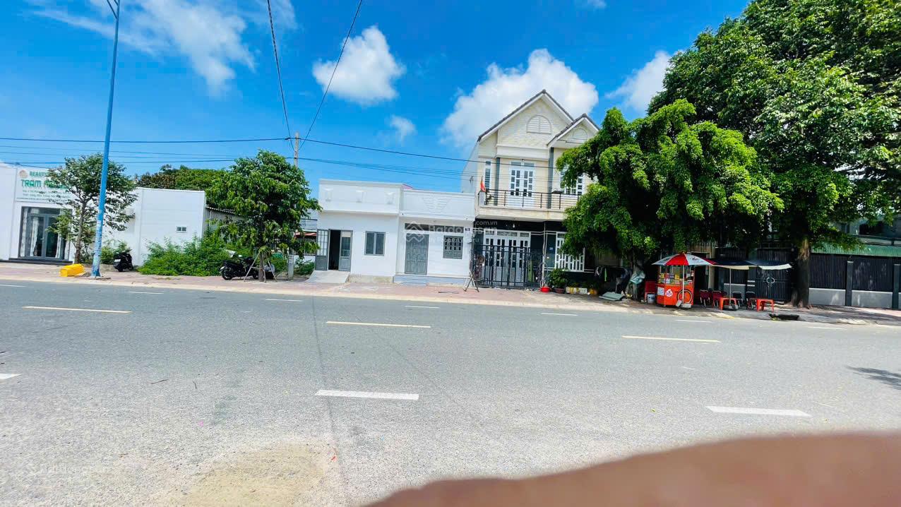 Bán nhà mặt tiền đường nhựa lớn - TT Long Hải,BRVT gẩn biển Dinh Cô, ngay ngã tư và trường học