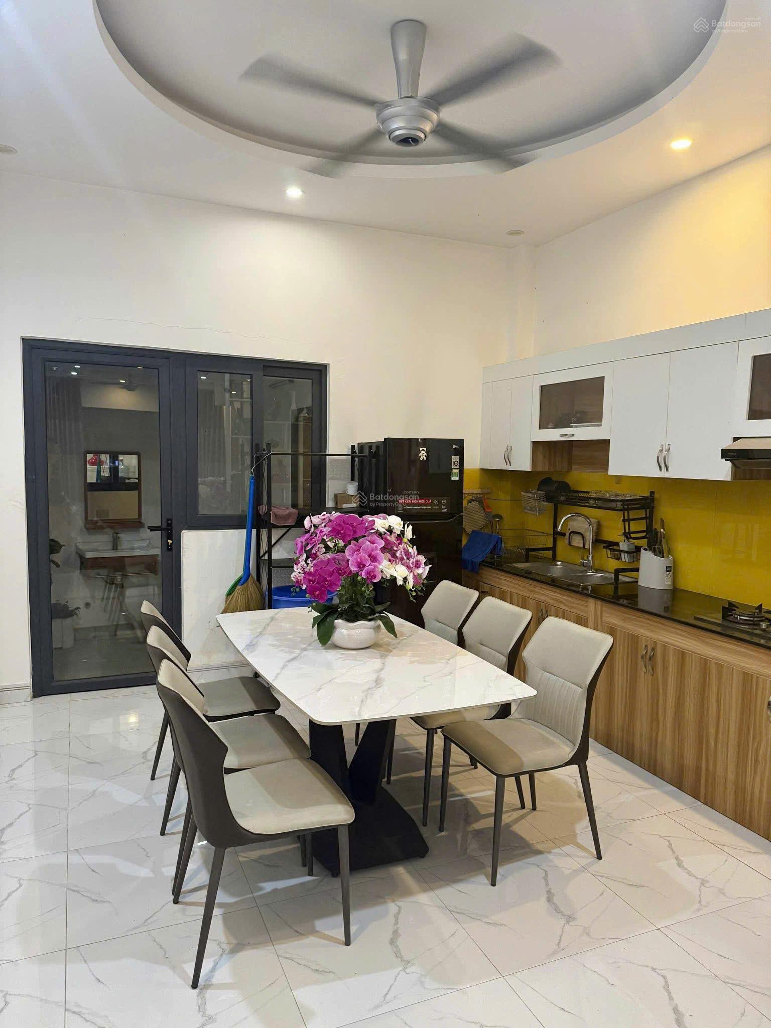 CHO THUÊ NHÀ NGUYÊN CĂN FULL NỘI THẤT PHÚ HÒA SÂN Ô TÔ ĐỖ CỬA GIÁ TỐT CHỈ 11 TR/THÁNG CHO THUÊ NHÀ NGUYÊN CĂN FULL NỘI THẤT PHÚ HÒA SÂN Ô TÔ ĐỖ CỬA GIÁ TỐT CHỈ 11 TR/THÁNG