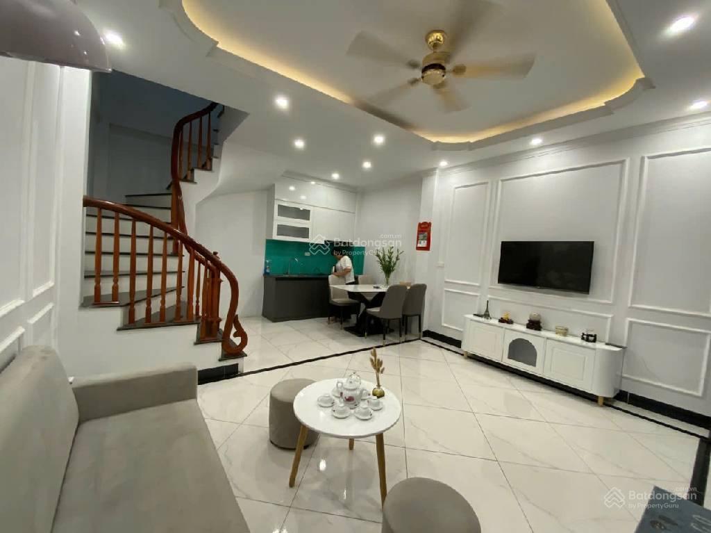 NHÀ ĐẸP LÔ GÓC GẦN PHỐ TẠI TT CẦU GIẤY GẦN NGUYỄN VĂN HUYÊN , XUÂN THUỶ , CẦU GIẤY , 42M2 / 5 TẦNG