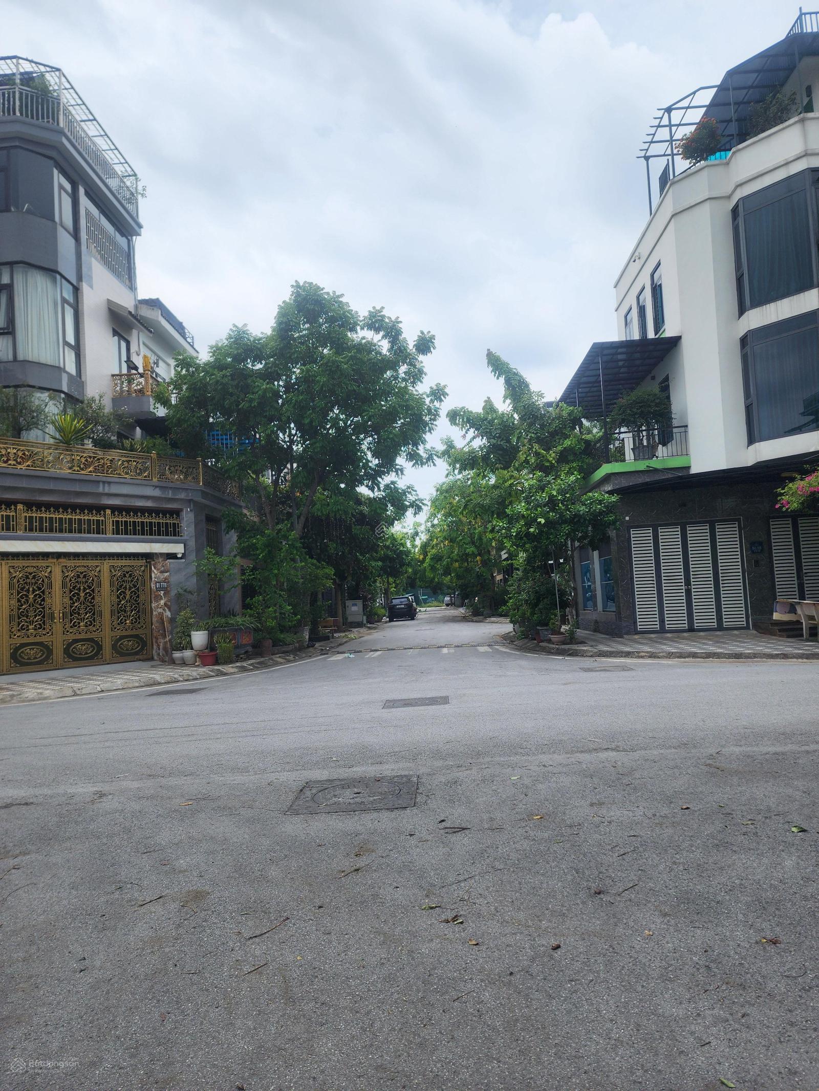 Siêu vip, liền kề Foreasa Xuân Phương, 120m2, 3 mặt thoáng, 5 tầng hoàn thiện Văn Tiến Dũng kéo dài