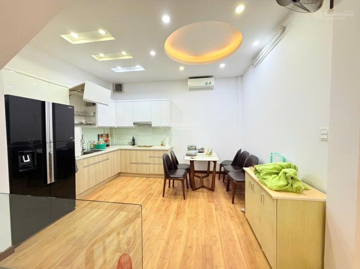 PHÂN LÔ Ô TÔ TRÁNH VỈA HÈ KINH DOANH ĐỈNH VŨ TRỌNG PHỤNG DT 55m*5 TẦNG GIÁ ĐT CHỈ NHỈNH 300tr/m