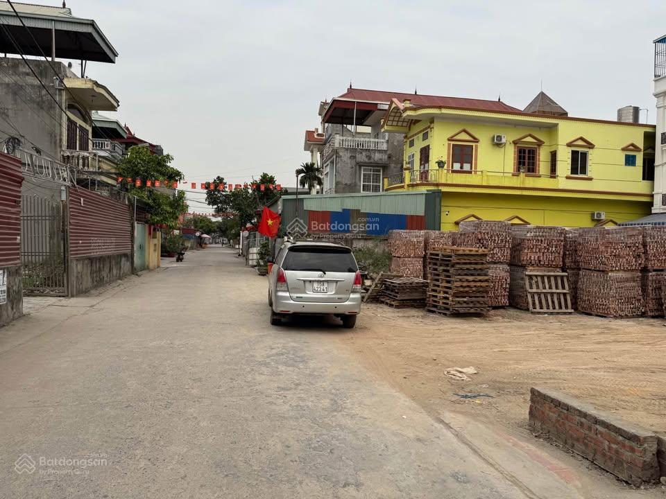 Bán 73m2 đất mặt đường Lãm Khê, Kiến An, giá chỉ 3,65 tỷ. Vị trí siêu tiềm năng, kinh doanh tốt.