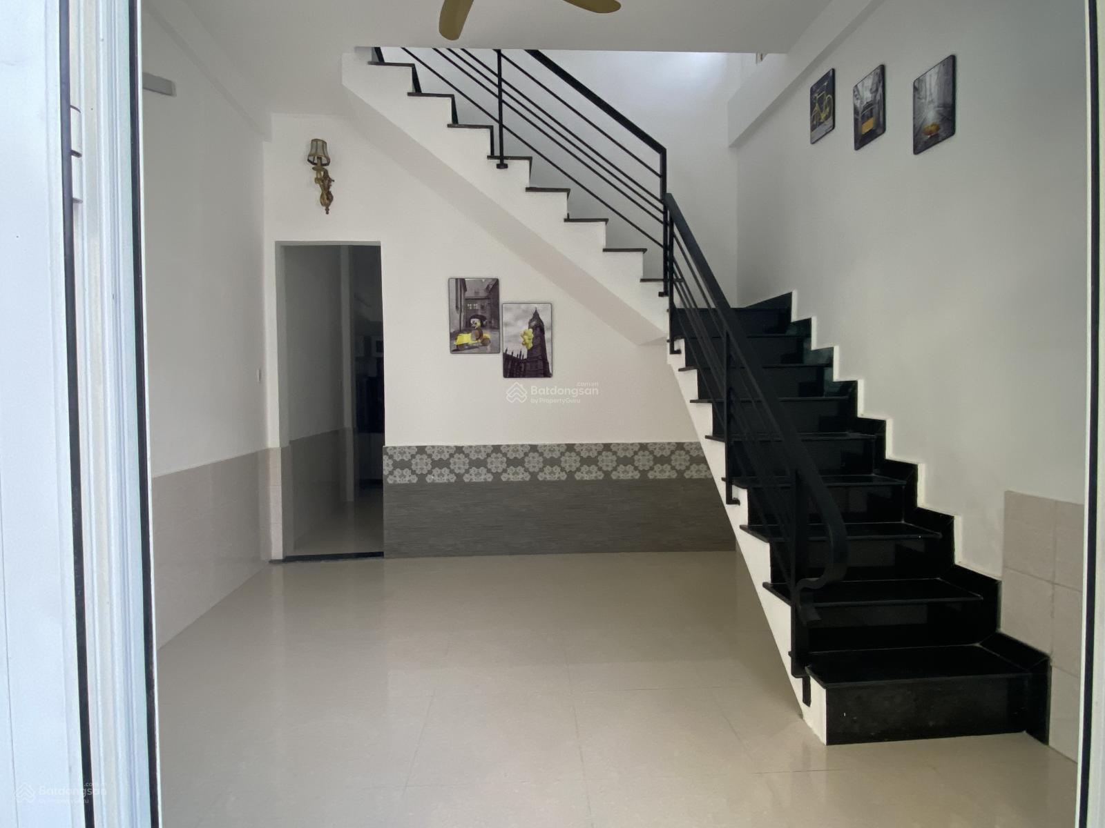 Cho Thuê . Nhà 2 tầng Trần Phú ngay Đoàn Hữu Trưng , an ninh tốt , nhà đẹp 3 pn , 2vệ sinh , bếp , Cho Thuê . Nhà 2 tầng Trần Phú ngay Đoàn Hữu Trưng , an ninh tốt , nhà đẹp 3 pn , 2vệ sinh , bếp ,