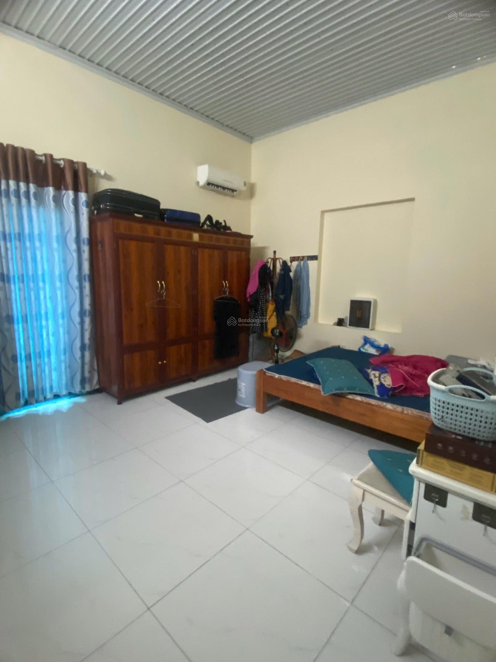 BÁN NHÀ CẤP 4 ĐẸP - VỊ TRÍ ĐẮC ĐỊA NGAY TRUNG TÂM ĐỊNH TRUNG - VĨNH YÊN thuộc xóm Gẩy