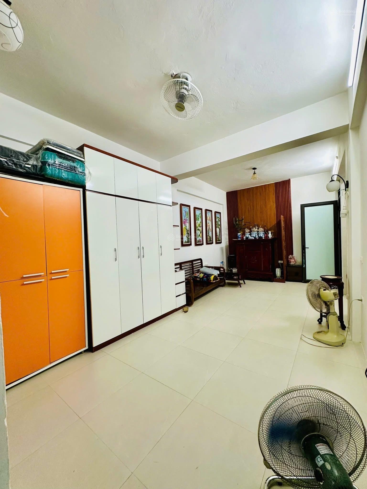 Bán căn hộ Tập thể phố Trương Định giá rẻ nhất thị trường 30/55m nguyên bản sửa 2N, LH 0976 122 ***