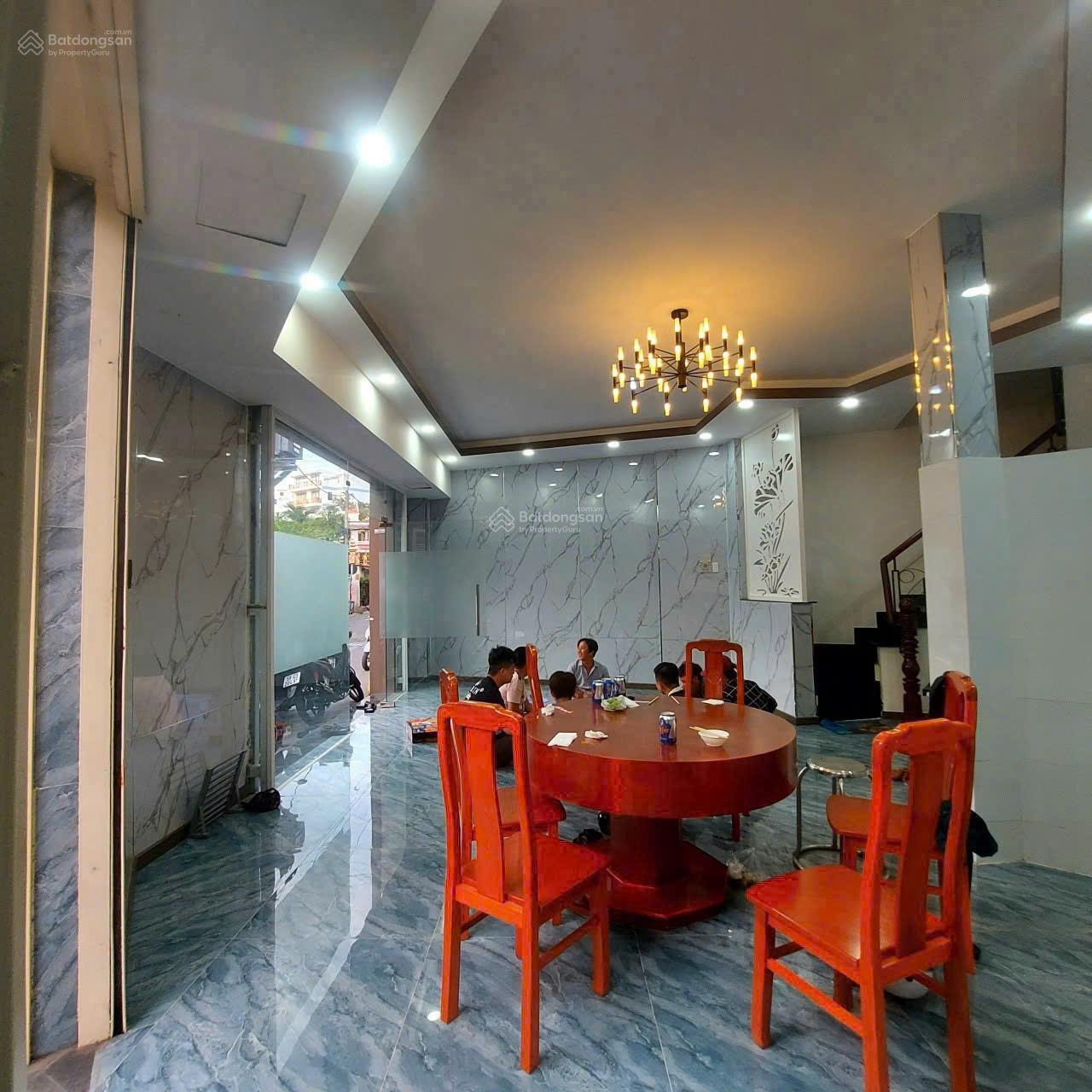 Nhà mặt tiền đường Nguyễn Thượng Hiền, P. 5, Bình Thạnh, 3 tầng, DT 52m2, giá 5,45 tỷ