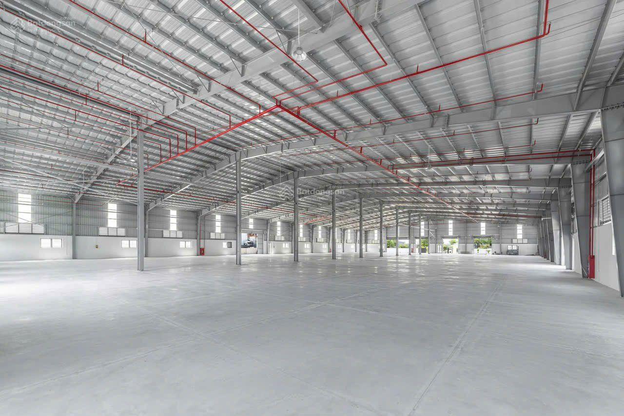 Cho thuê 4400m2 kho xưởng tại Hưng Yên. PCCC tự động. 70k/m2. Phù hợp cả DN FDI. LH: 0976 108 ***