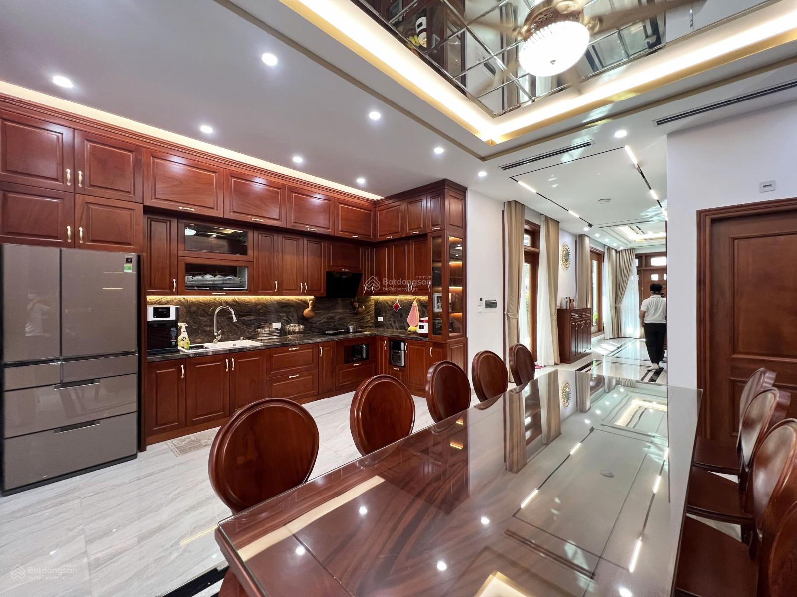 Duy nhất căn góc 105m2x5t. MT 20m. Có thang máy kinh doanh văn phòng chủ giảm 3 tỷ chỉ còn 22.5 tỷ Duy nhất căn góc 105m2x5t. MT 20m. Có thang máy kinh doanh văn phòng chủ giảm 3 tỷ chỉ còn 22.5 tỷ