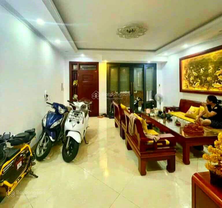 Bán nhà Ngọc Hà gần CV Bách Thảo - VP Chính Phủ: 60m x 6T Thang máy, mặt 4.8m, gần hồ, an sinh tốt.