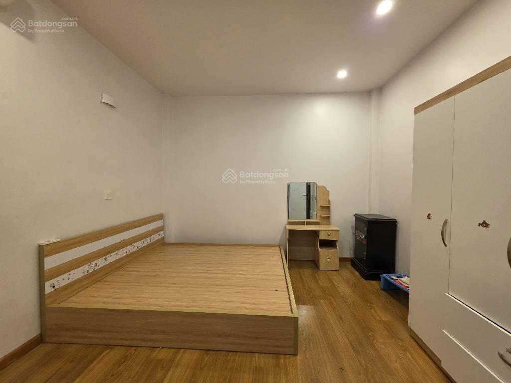Bán Nhà riêng tại Đông Mỹ, 5,7 tỷ, 43m2, 4PN, 4WC, 3 tầng, nội thất đầy đủ