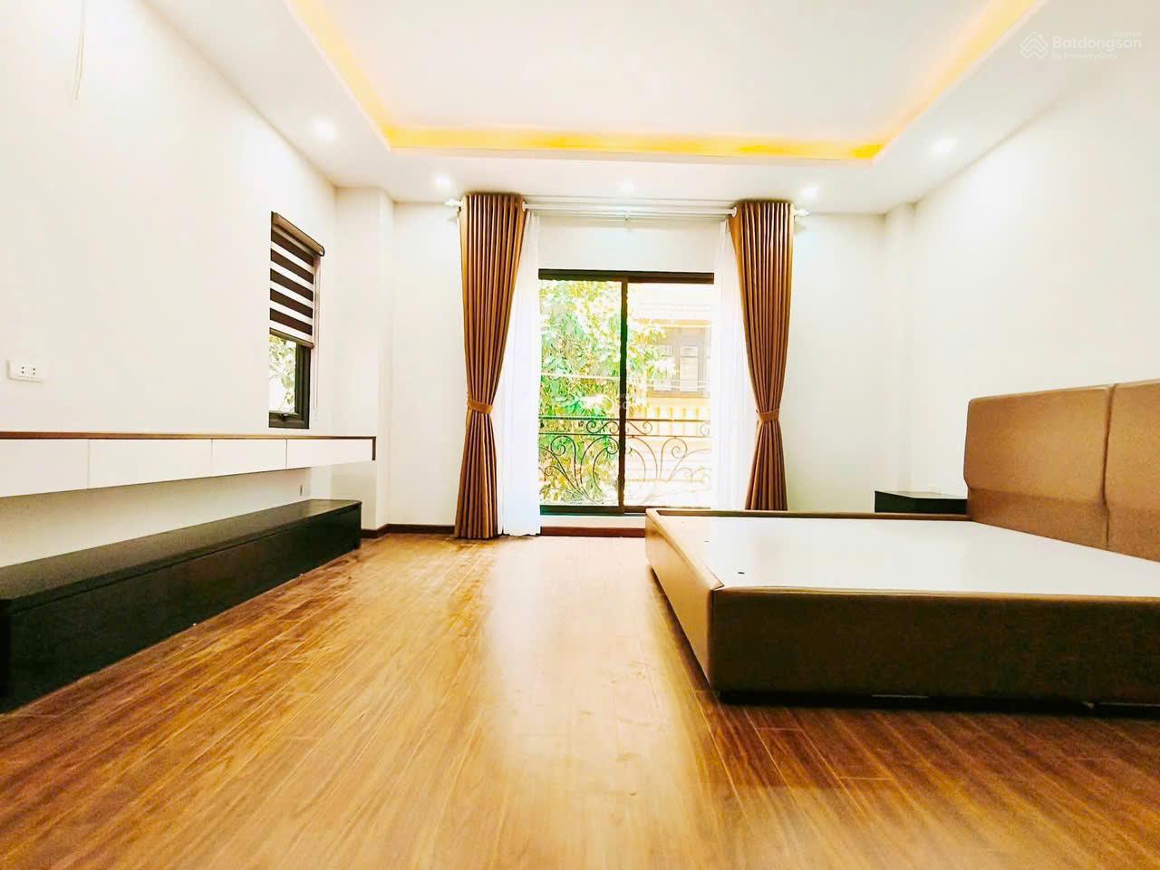 Bán nhà Lê Lợi Ô tô tránh, ô tô vào nhà, DT 45m2, mặt tiền 4m ,Sổ đỏ chính chủ sẵn sàng giao dịch