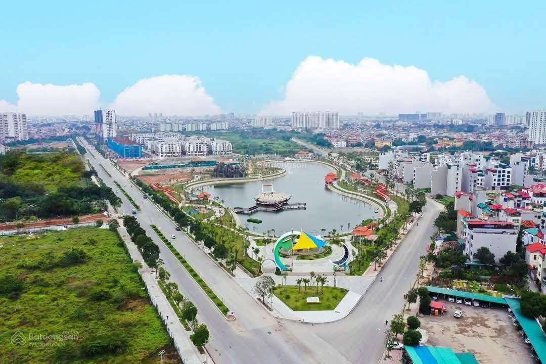 BÁN ĐẤT NGỌC THUỴ_BỒ ĐỀ_LONG BIÊN_ 66,3m*125t/m GẦn TRƯỜNG PHÁP_10m RA NGO OTO