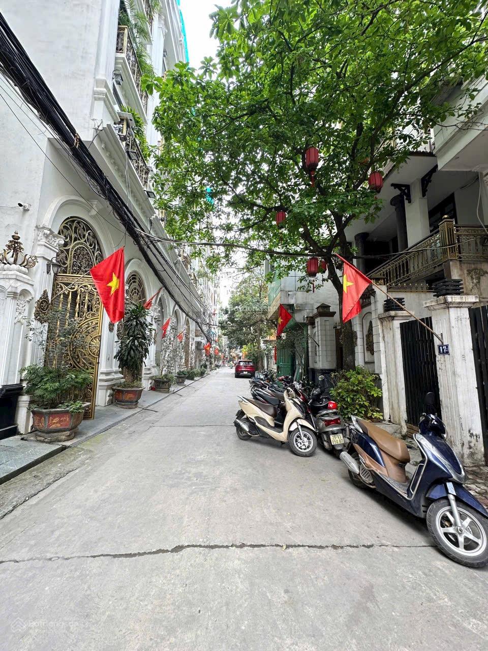 PHONG CÁCH TÂN CỔ ĐIỂN , ĐẸP , SANG TRỌNG. BÁN NHÀ PHỐ TÂN MAI 90M x 5TẦNG X MT5,2M