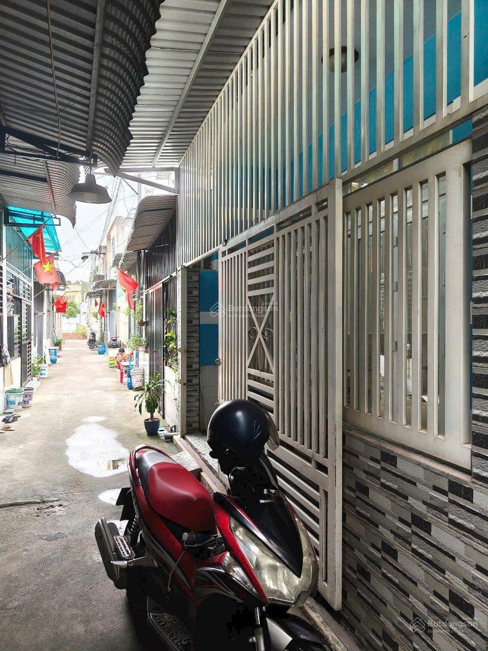 Bán căn nhà sổ chung 66m2 ngang 5.5m 3 phòng ngủ phường Đông Hòa giá 1.88 tỷ Tl
