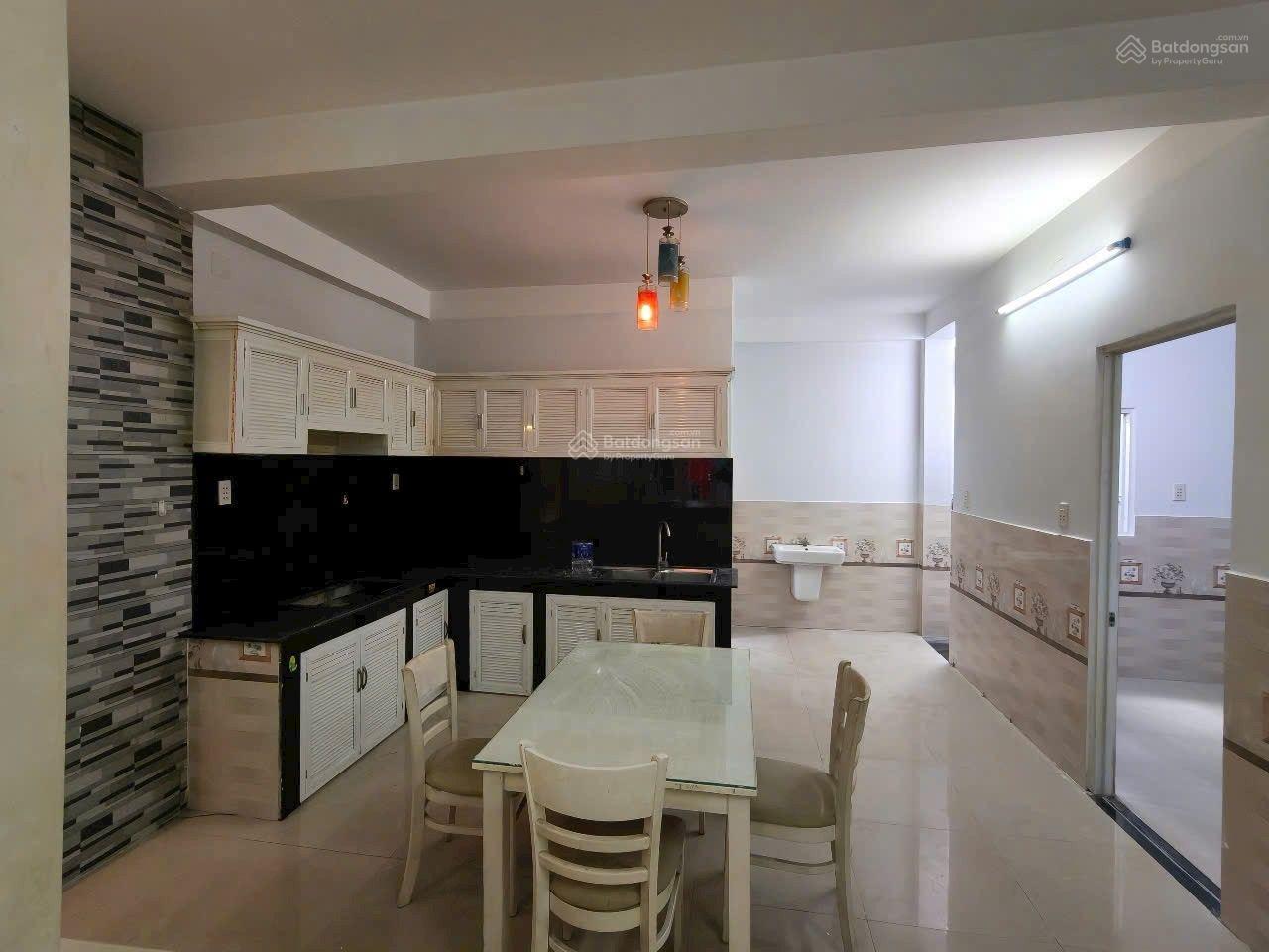 Bán căn nhà sổ chung 66m2 ngang 5.5m 3 phòng ngủ phường Đông Hòa giá 1.88 tỷ Tl