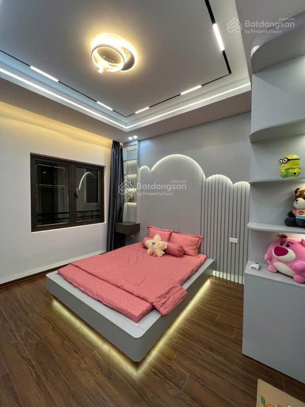Nhà mới phố Dương Văn Bé - ngõ nông - gần phố - ô tô 10m - ngõ thông sang Time City - 5,99 tỷ