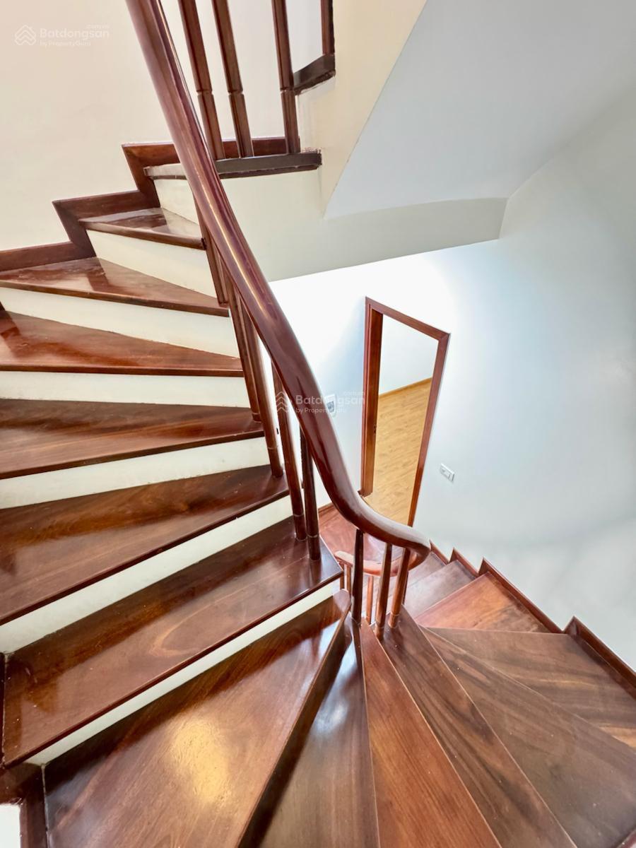 Bán nhà Bưởi - Lạc Long Quân, ngõ thông 3 gác tránh, 60m ra phố, thoáng, còn mới ở ngay, 36.8m2*5T