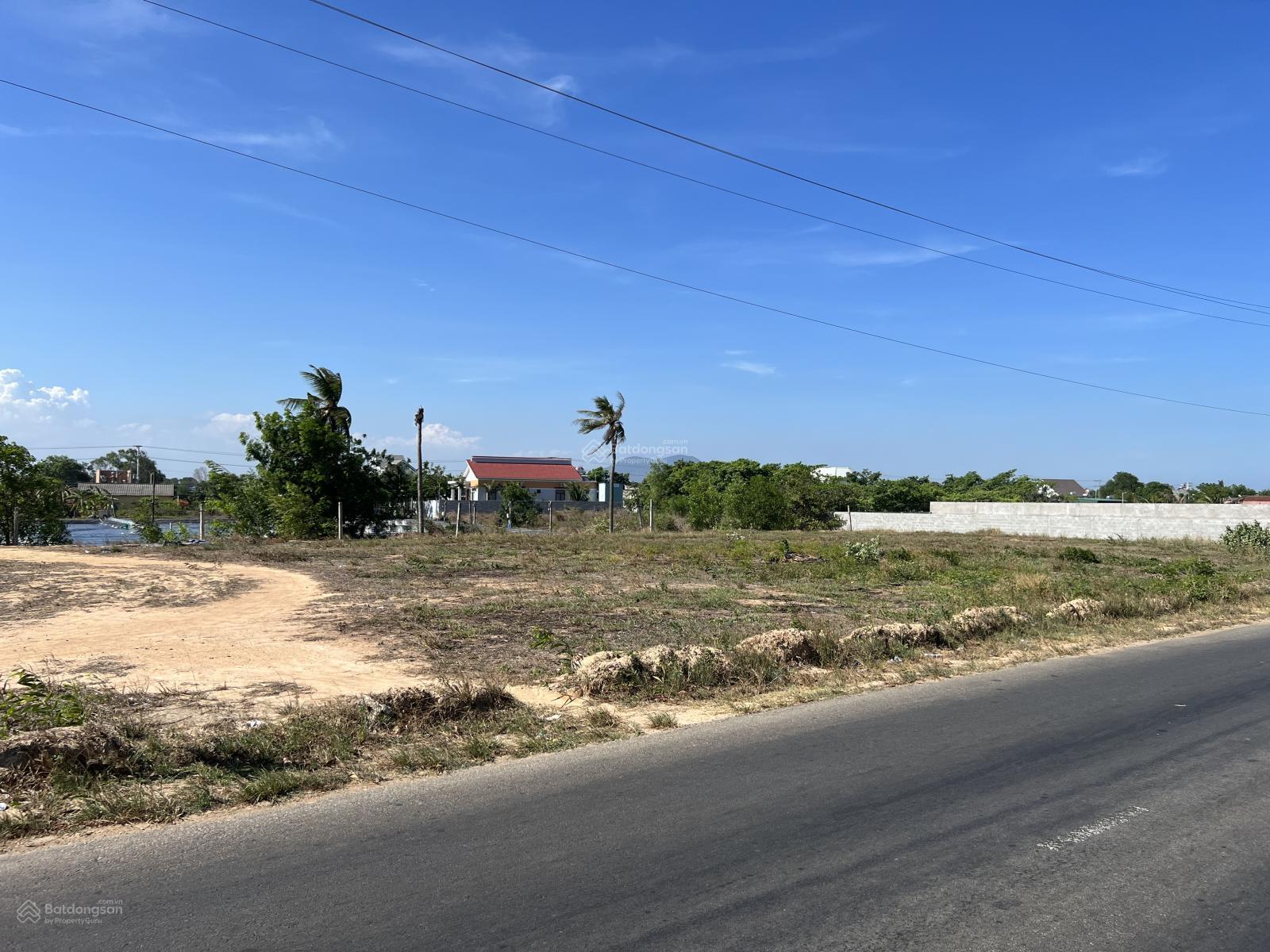 Bán đất mặt tiền Hùng Vương, Lagi, Bình Thuận (cũ), 5x20 m, full thổ cư, sổ đỏ giá 2,2 tỷ