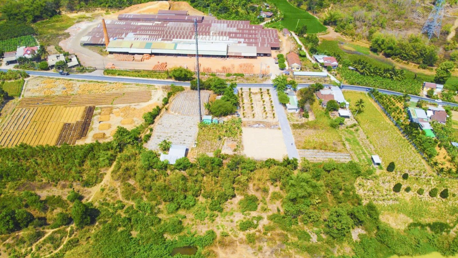 Bán lô đất thổ cư đường oto gần khu tái định cư Diên Lâm Diên Khánh lh 0908 208 *** Bán lô đất thổ cư đường oto gần khu tái định cư Diên Lâm Diên Khánh lh 0908 208 ***