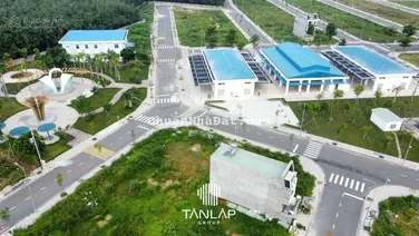 Bds liền kề Vsip 3 chỉ hơn 2tỷ ngay mặt tiền DT746 cách Lego chỉ 100m sổ hồng riêng công chứng ngay