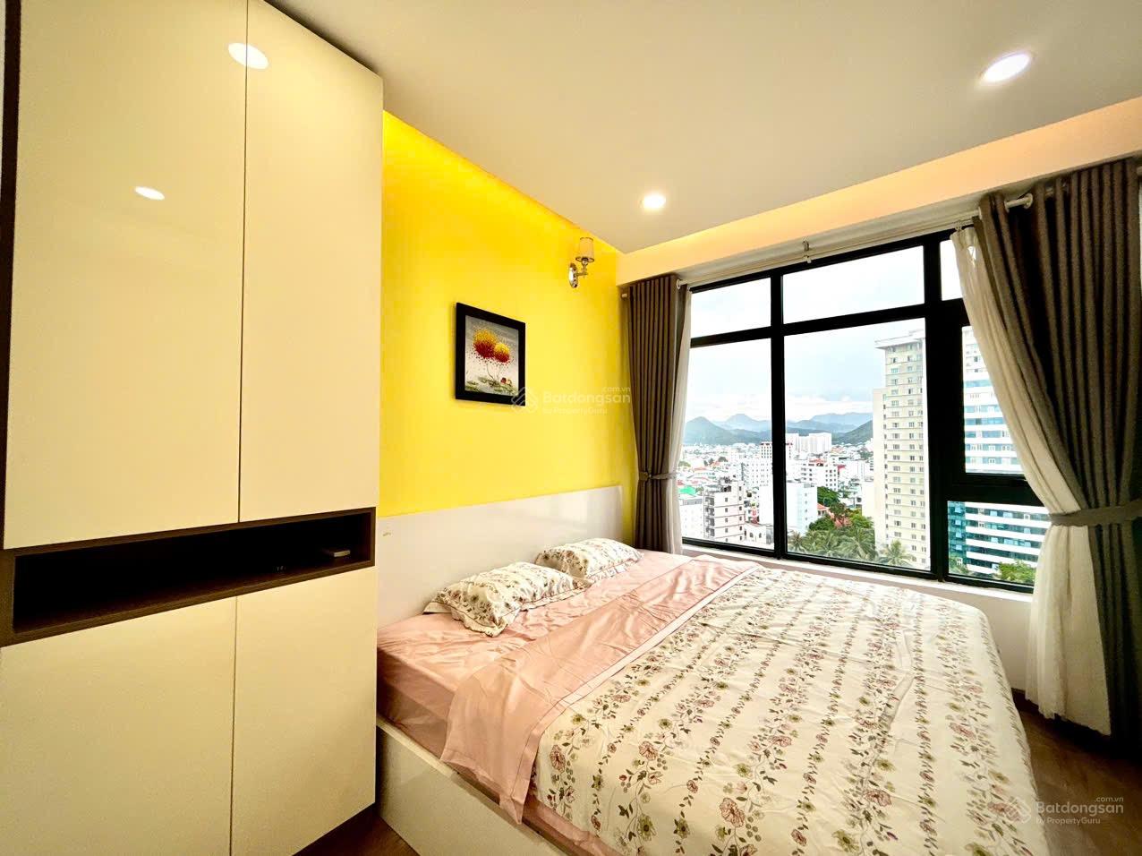2 tỷ 750 sở hữu căn hộ 2 phòng ngủ, 2 WC. Full nội thất toà OC1A. DT 59m2. LH 0931 354 ***