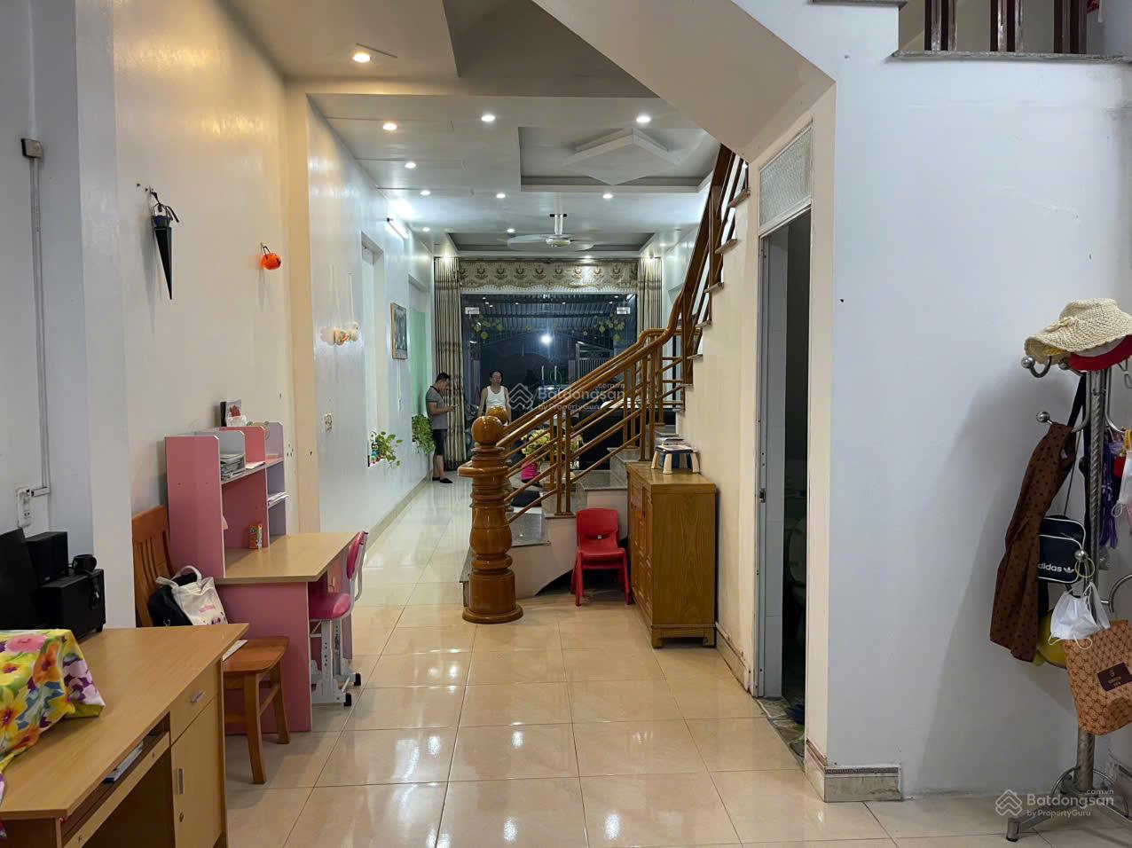 Bán nhà mặt phố, Đinh Tiên Hoàng 4T, 3.1 tỷ, Lào Cai (Yên Bái)
