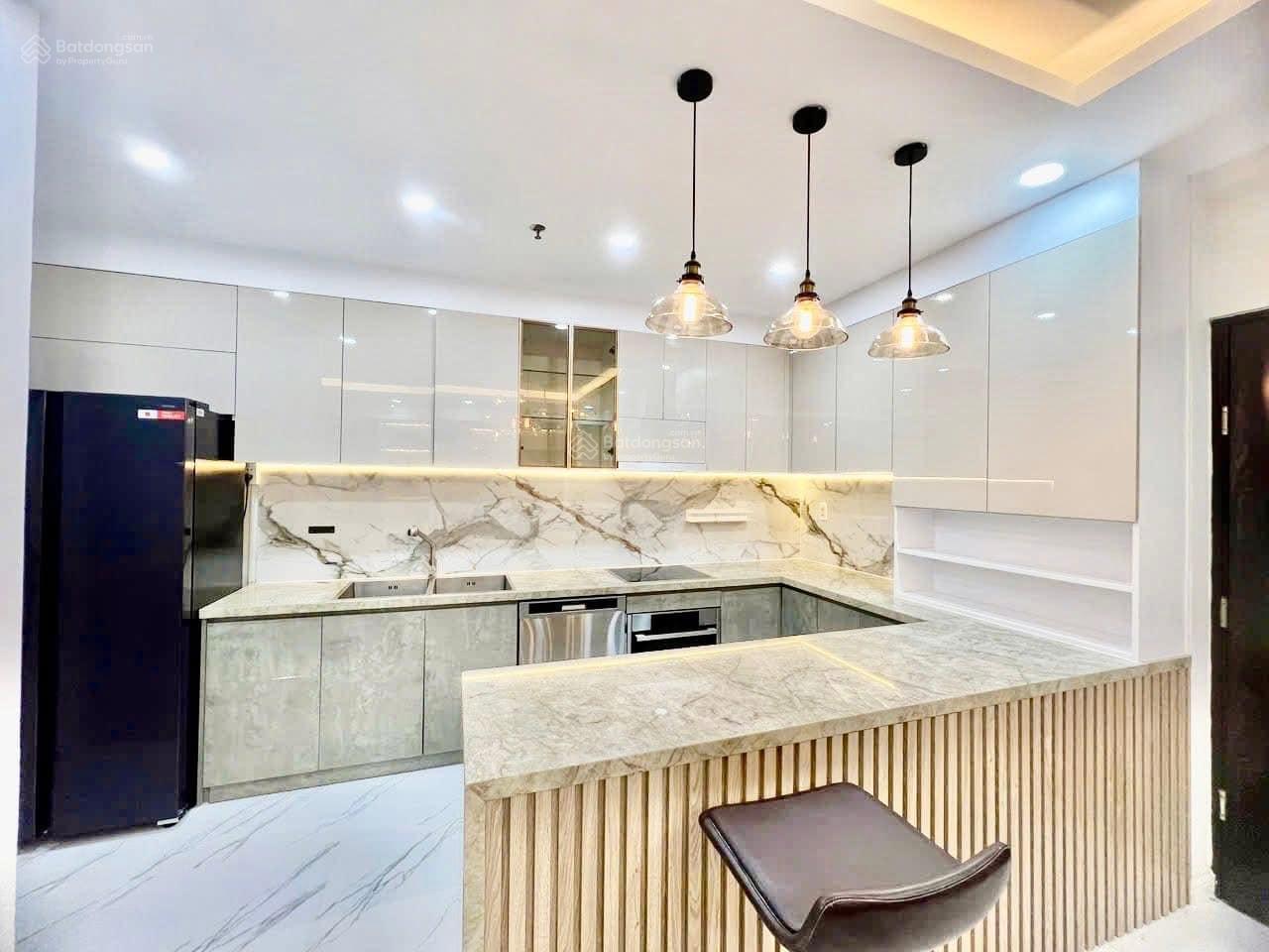 Bán CH cao cấp Green Valley, 120m2 căn góc view sân golf. Giá 10,9 tỷ Ô xe hơi. Liên hệ: 0911 740 ***