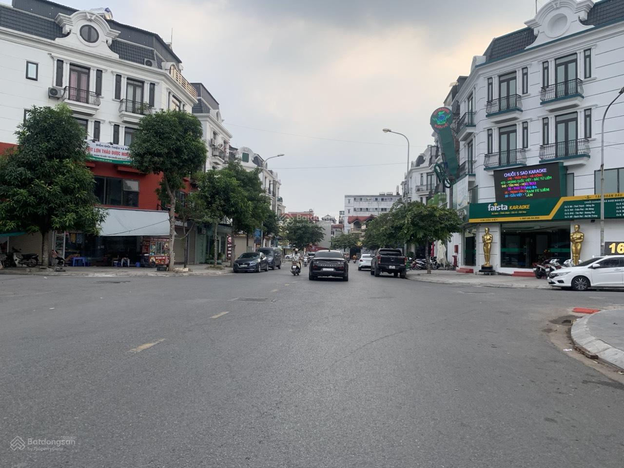 Cho thuê căn góc 4 tầng: DT: 175m2/MT: 15m /xây 4T/ đường 20m/mặt phố kinh doanh, giá 45tr/tháng