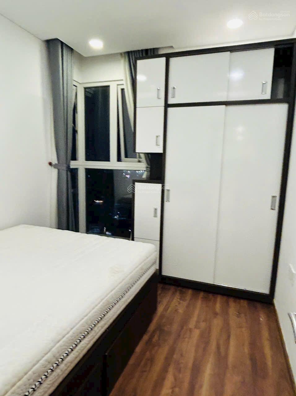 Cho thuê căn hộ 2PN CC The Golden Star, DT 70m2, giá 11,5tr/tháng, full nội thất. LH: 0937 961 ***