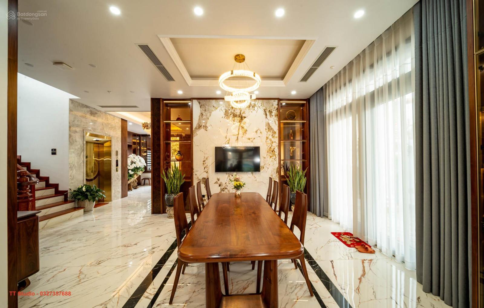 Chính chủ bán gấp nhà mặt ngõ Trần Nhật Duật giá 33.5 tỷ, 120m2x5T, MT 8m