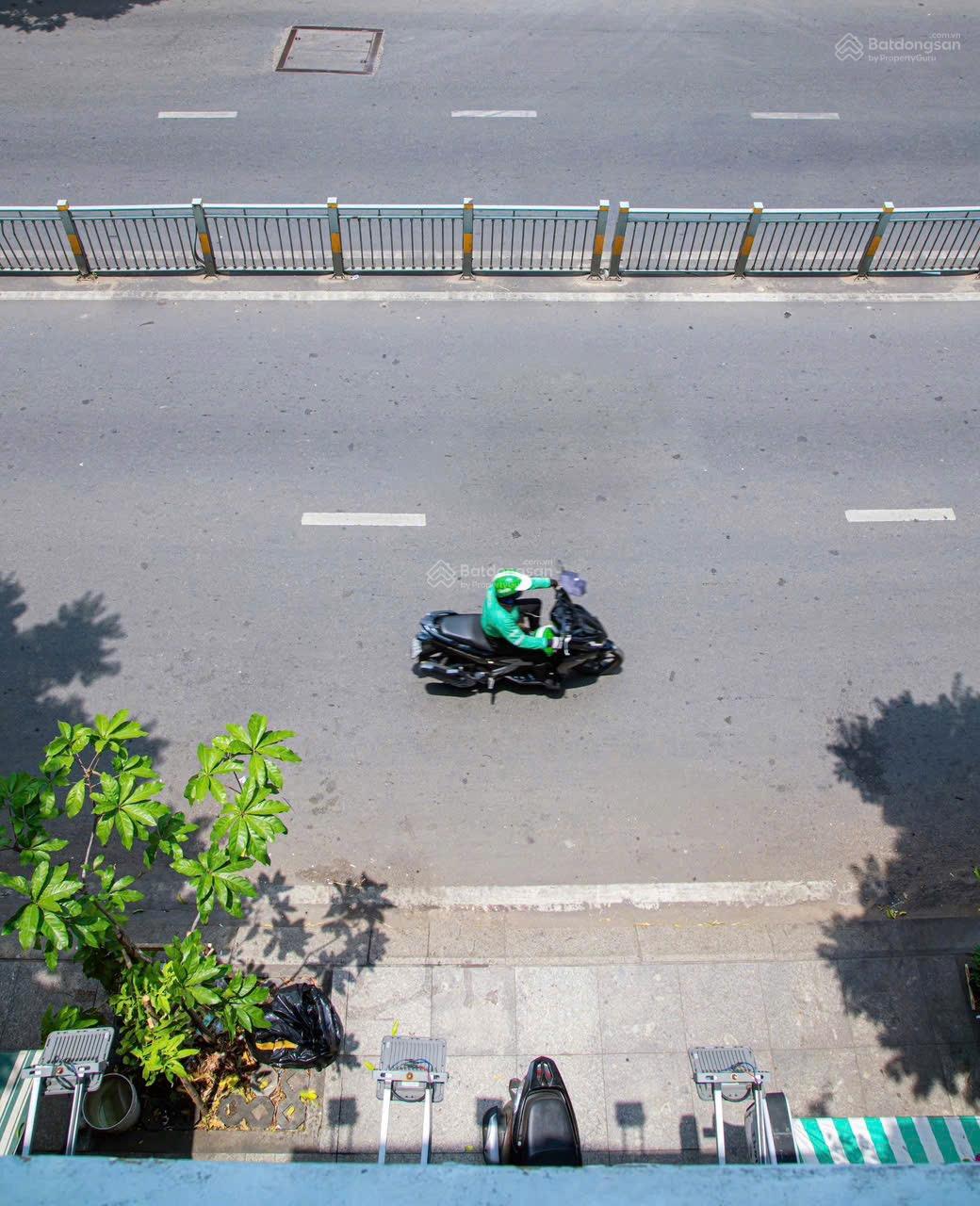 Bán nhà mặt phố Lũy Bán Bích, 6,8 tỷ, 22,3 m2, 2PN, 2WC, mặt tiền đường 23m, giá siêu hời