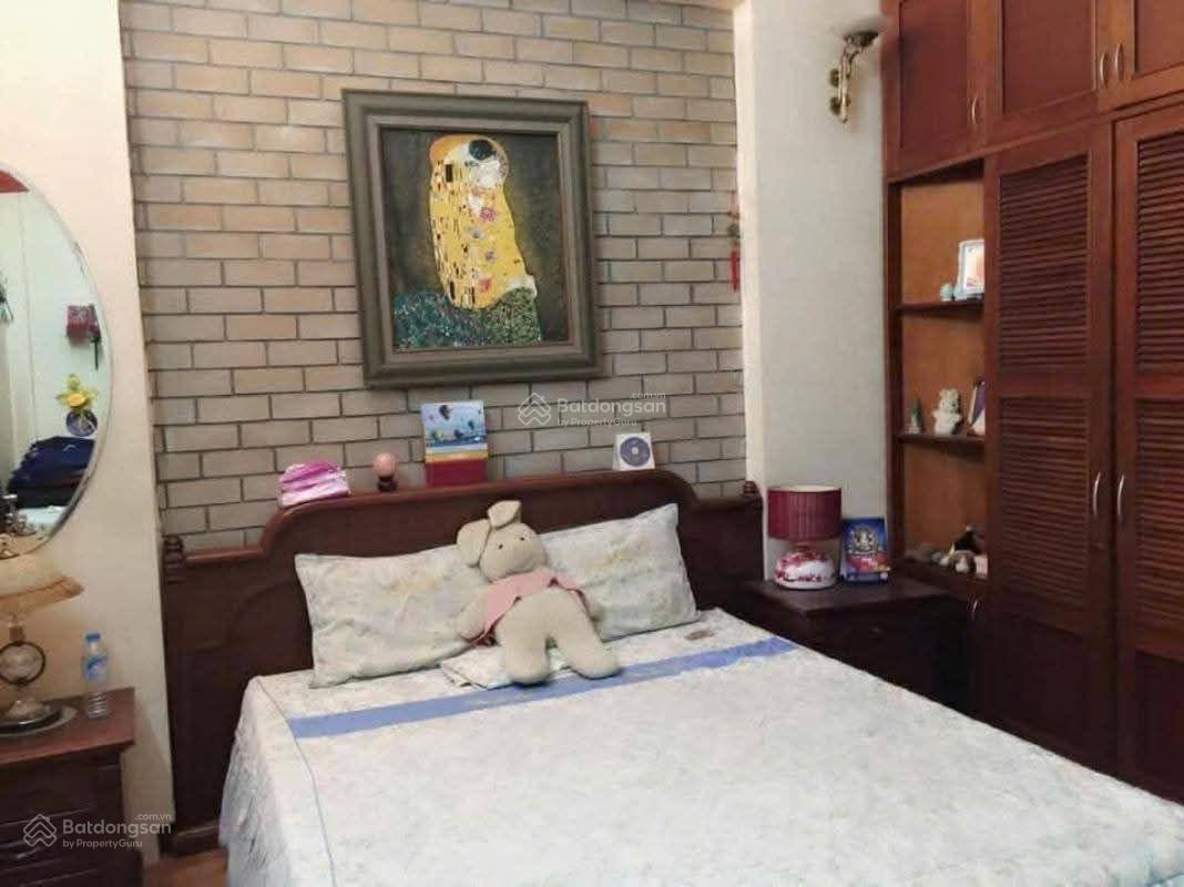 Nhà Trần Cung, dân xây kiên cố, DT 27m2, 5T, MT 6m, giá chào 4,9 tỷ, đủ công năng, có thương lượng Nhà Trần Cung, dân xây kiên cố, DT 27m2, 5T, MT 6m, giá chào 4,9 tỷ, đủ công năng, có thương lượng