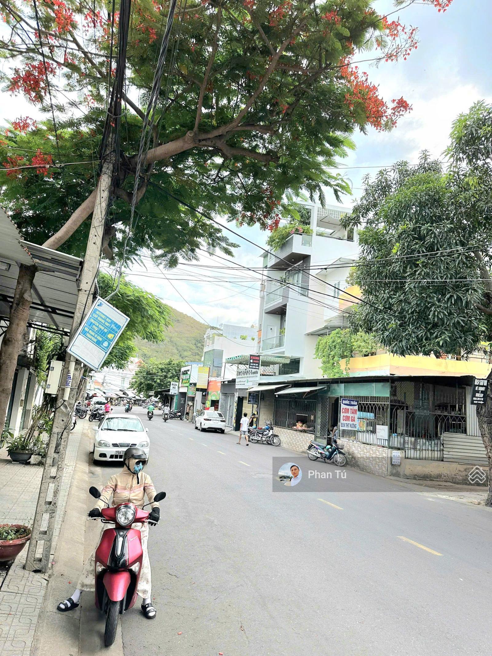 Bán nhà mặt tiền Dương Hiến Quyền - Vĩnh Hòa - Nha Trang 0972 336 ***