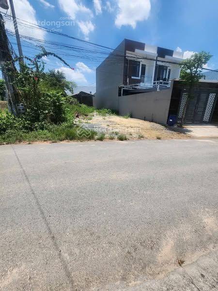 Chính chủ cần bán gấp đất 2 MT đường nhựa 8m ở Tân Vĩnh Hiệp, Tân Uyên, BD. DT 166m2/828tr