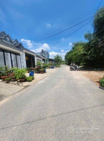 Chính chủ cần bán gấp đất 2 MT đường nhựa 8m ở Tân Vĩnh Hiệp, Tân Uyên, BD. DT 166m2/828tr