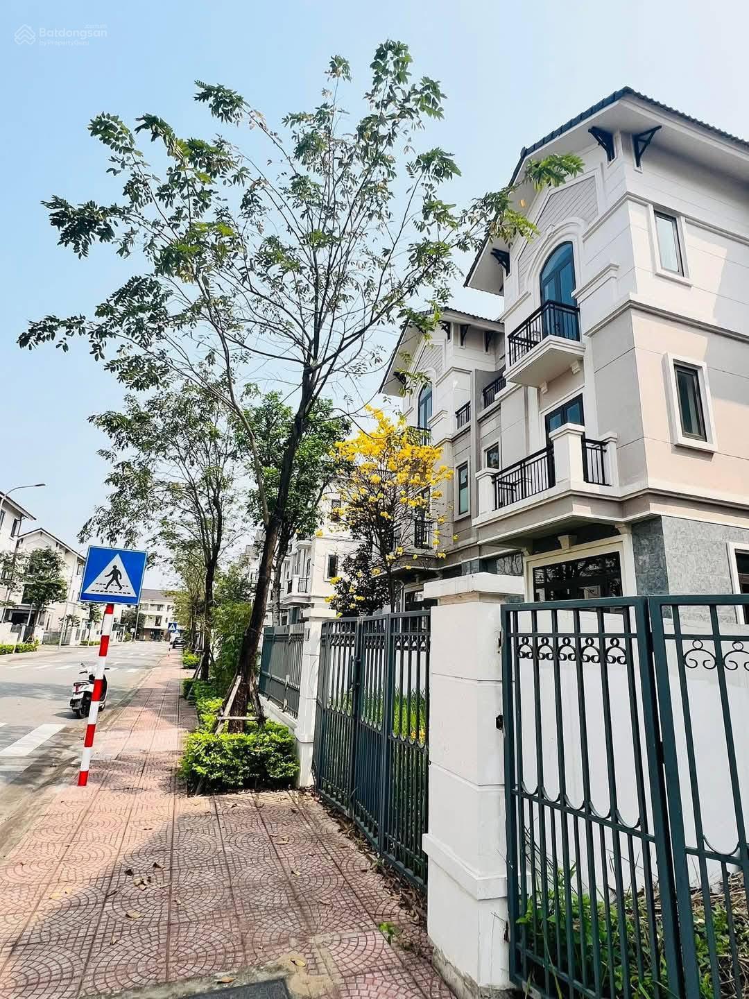 Siêu Phẩm Biệt Thự Góc Centa City Đón Sóng Sân Bay & Metro