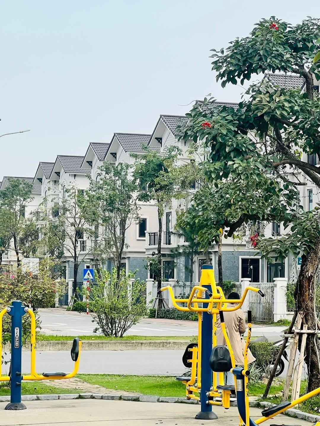 Siêu Phẩm Biệt Thự Góc Centa City Đón Sóng Sân Bay & Metro